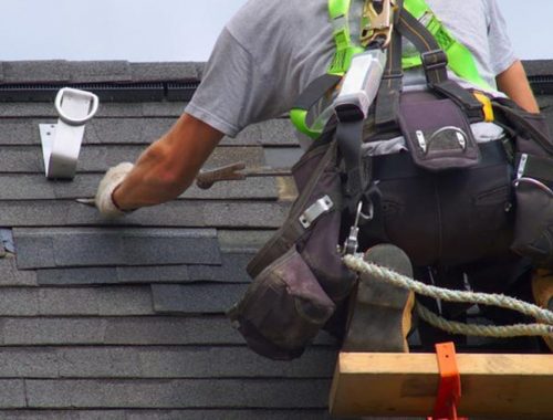 Why Should You Use Licensed Roofing Contractors?